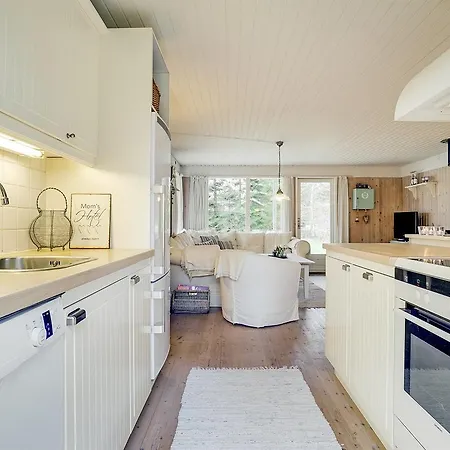 Holiday home Three-bedroom Holiday In