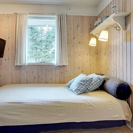 Three-bedroom Holiday In * Hals